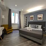 B&B Home 77