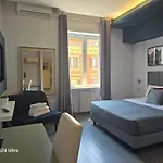B&B Home 77